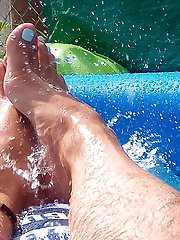 Hydromassage of the feet