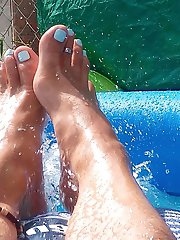 Aquatic foot pampering