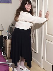 Big mature lady from england goes bananas