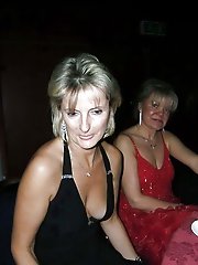 Older tart getting naked on cam