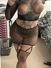 Naughty aged bitches are spreading their hips for a photoshoot