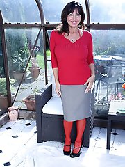 Hot steamy british milf playing by herself